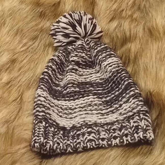 4-Piece Plaid Outfit Bundle | Top, Vest, Scarf & Hat Set | Size S - Picture 4 of 9